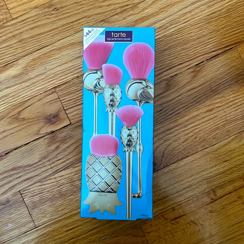Tarte brush set (BRAND NEW)